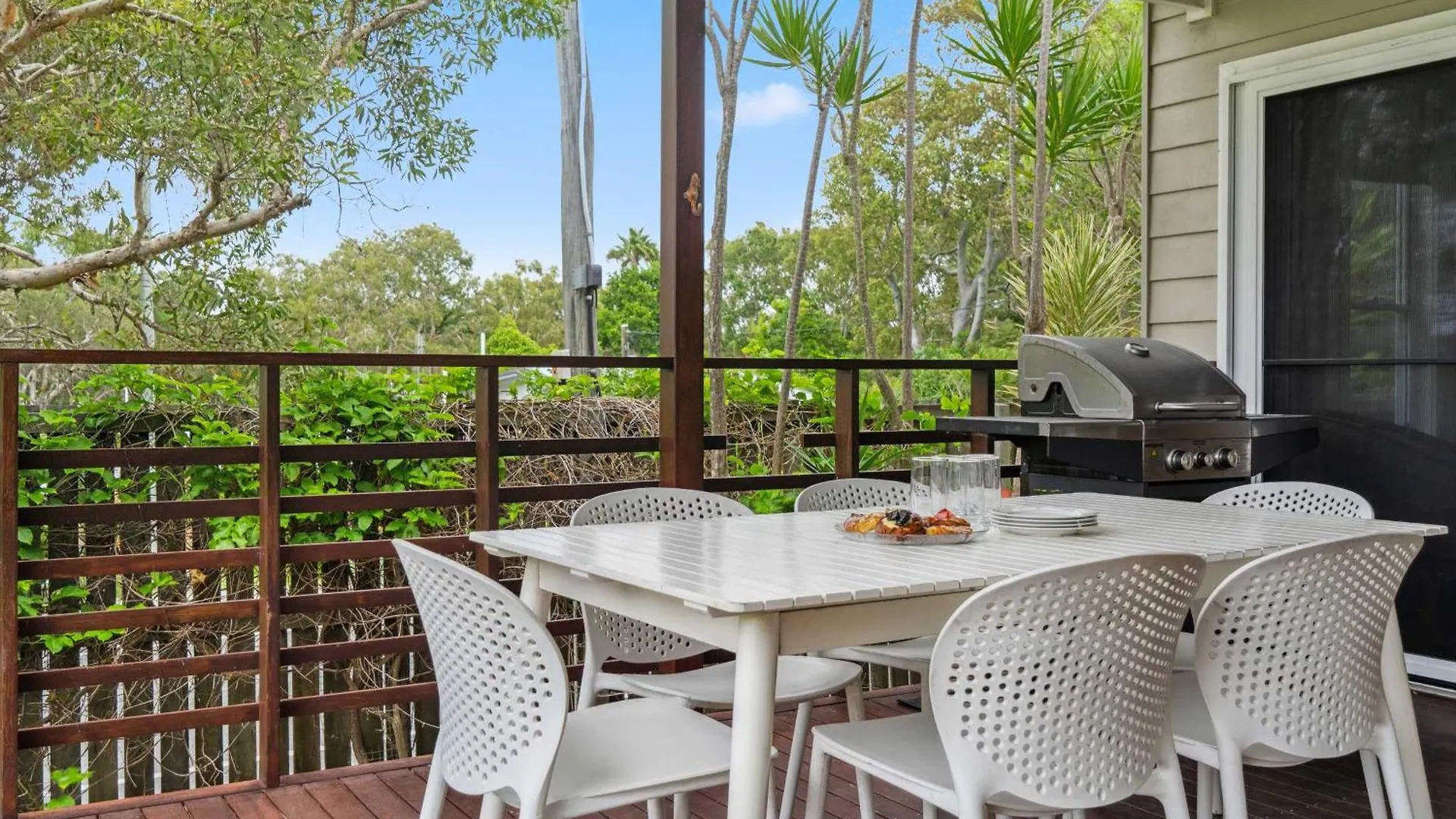 Tooway Beach House Walk To Beach & Pet-Friendly Caloundra Australia