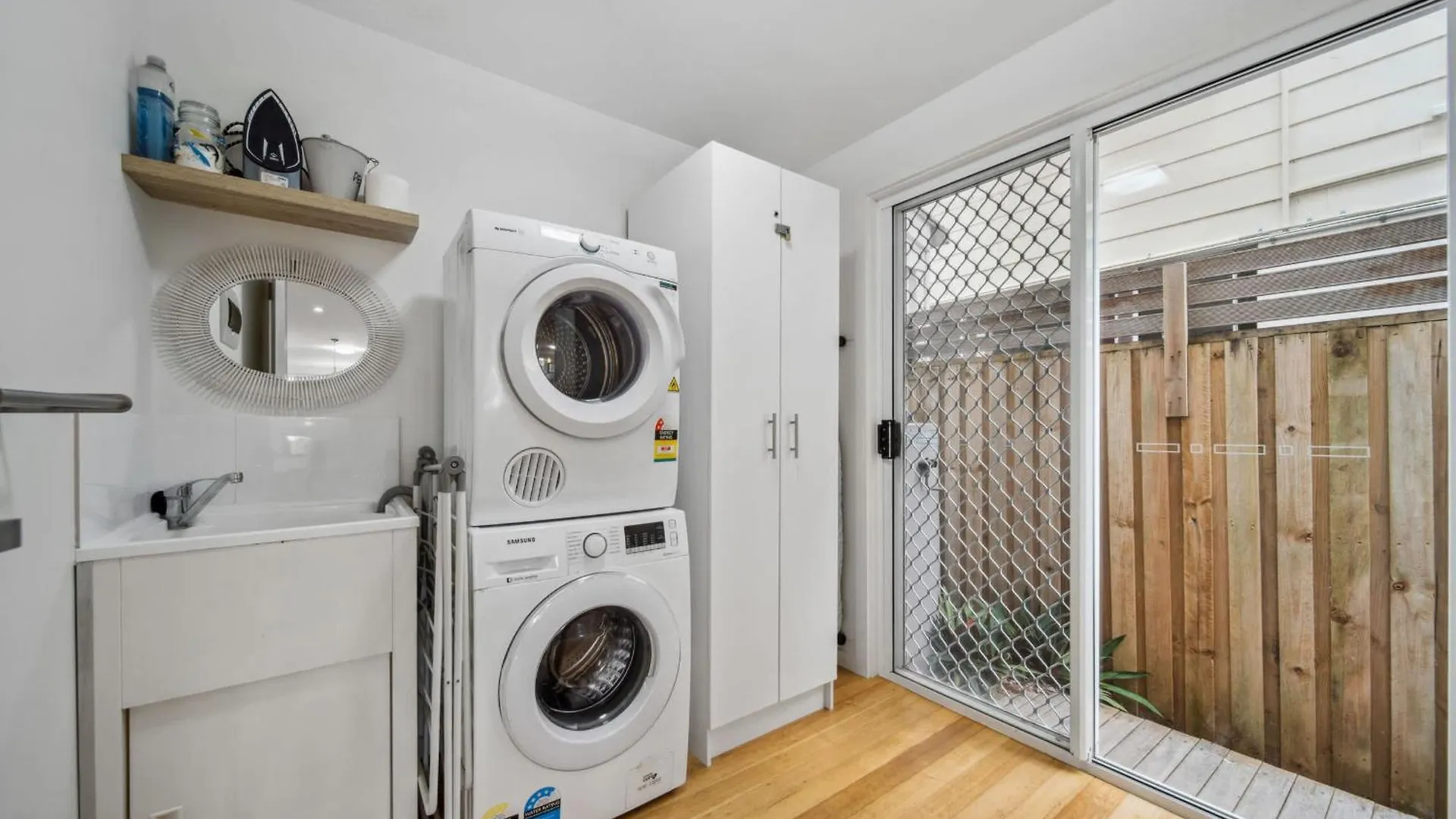 Tooway Beach House Walk To Beach & Pet-Friendly Caloundra 0*,